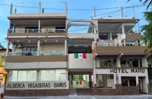 Fachada de Hotel Maru Pool & Events en Playa de Chachalacas, Veracruz.